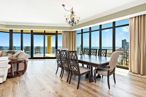 Condo, varias camas (Phoenix West 1001) | Restaurantes