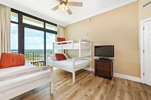 Condo, varias camas (Phoenix West 1001) | 4 habitaciones, wifi gratis y ropa de cama 