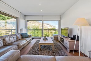 Apartment, 4 Bedrooms, Terrace | Living room | Flat-screen TV, DVD player - Zeegerucht Duplex (Koksijde)