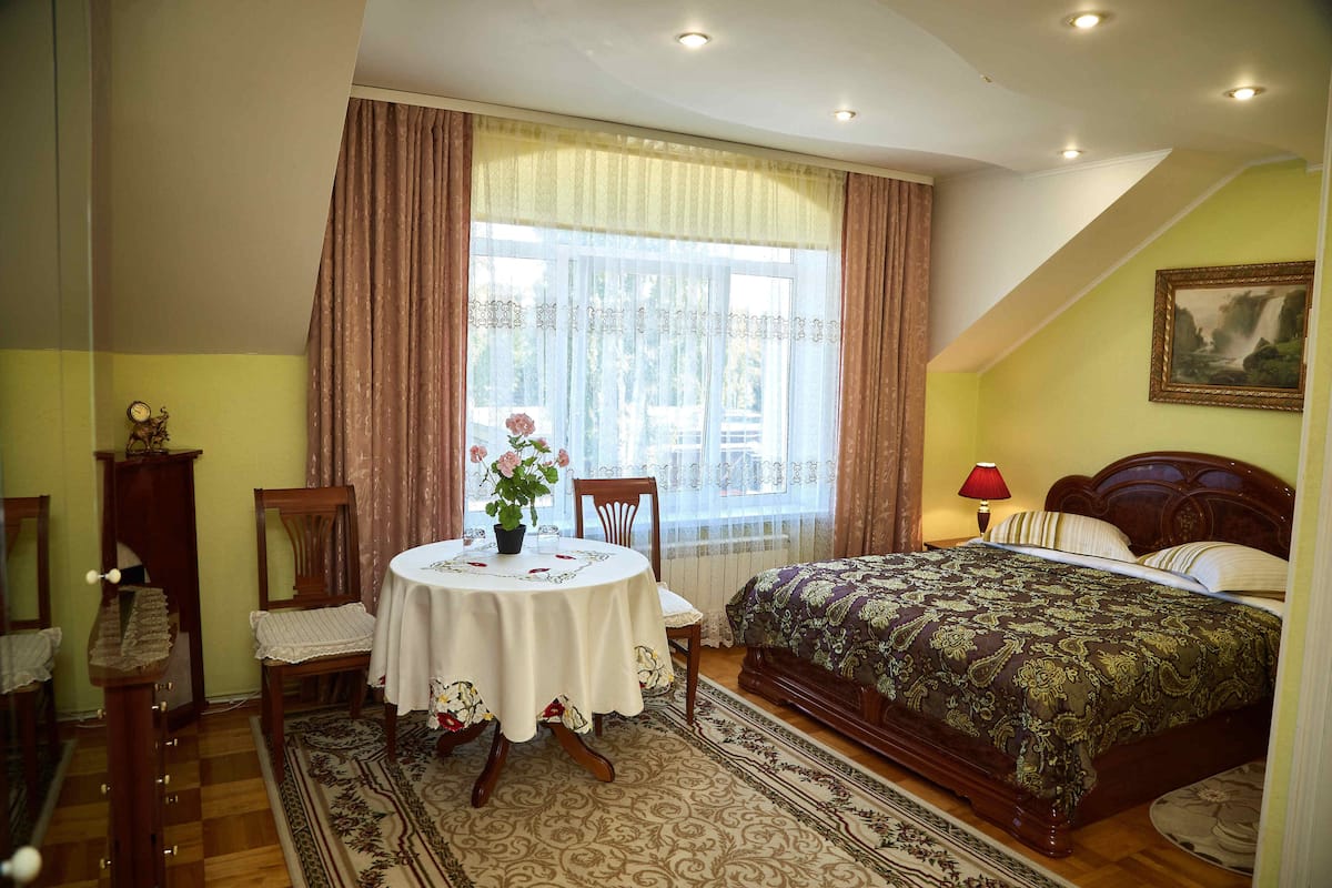 Suite | Bettwäsche aus ägyptischer Baumwolle, Minibar, Zimmersafe, Schreibtisch