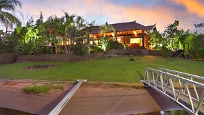 Apartment | Garden - The Bali Hut on the Waters of the Central Gold Coast Apartment 5 (Bundall)