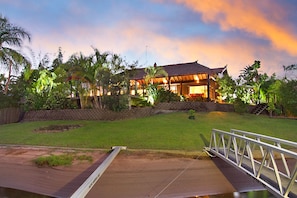 Apartment | Garden - The Bali Hut on the Waters of the Central Gold Coast Apartment 5 (Bundall)