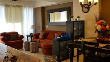 Apartemen | Ruang keluarga | TV