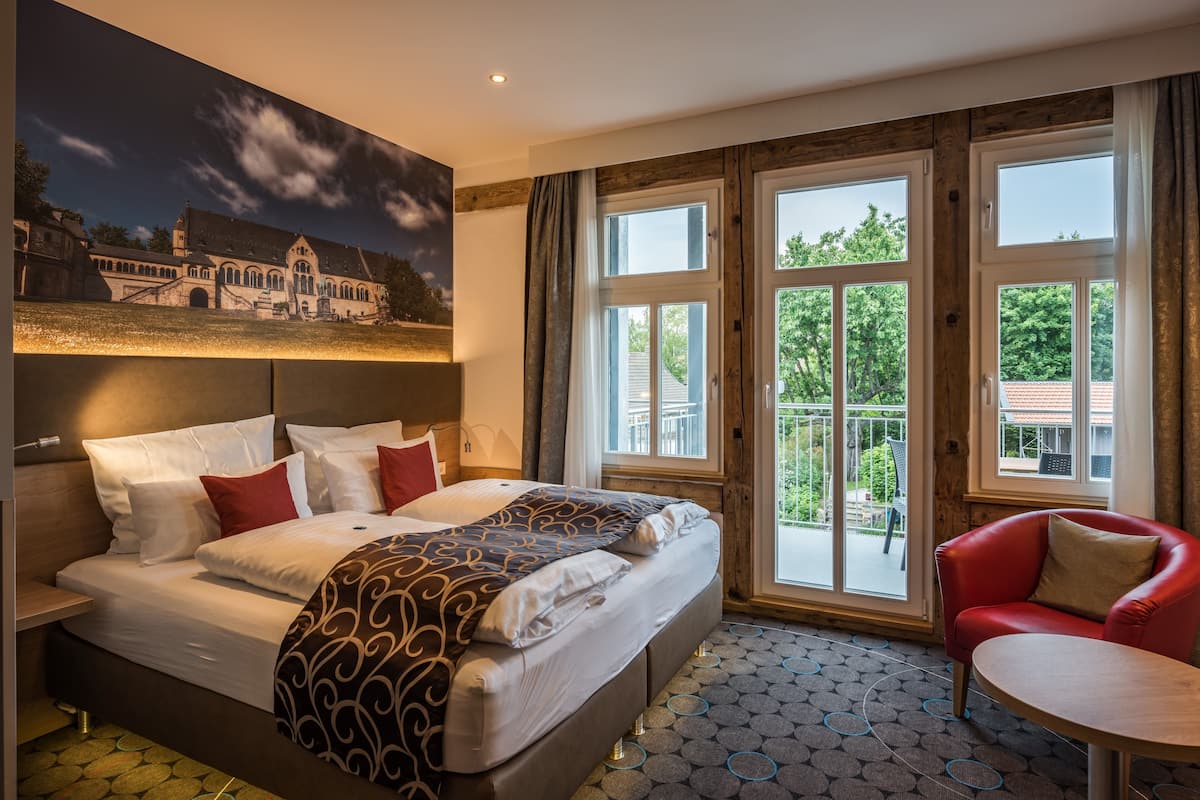 Comfort tweepersoonskamer, terras | 1 slaapkamer, luxe beddengoed, een kluis op de kamer, een bureau