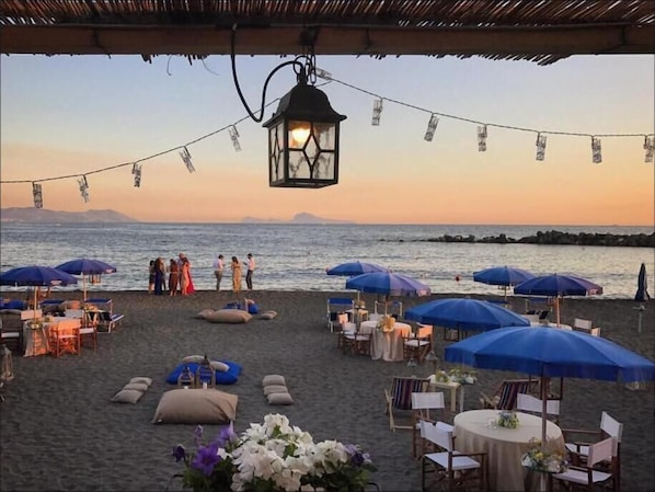 Outdoor dining - Scognamiglio Suites (Ercolano)