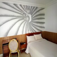 Comfort Room, 1 Queen Bed, Non Smoking | Minibar, desk, free WiFi, bed sheets