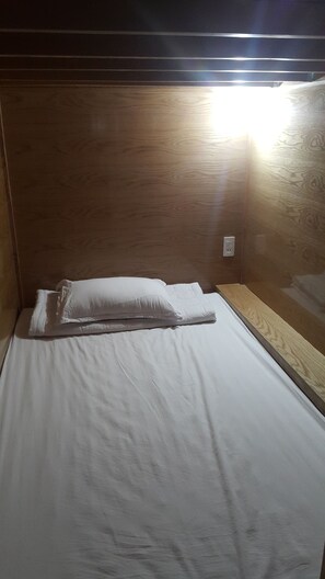 Soundproofing, free WiFi, bed sheets - Tomorrow Hostel (Ho Chi Minh City)