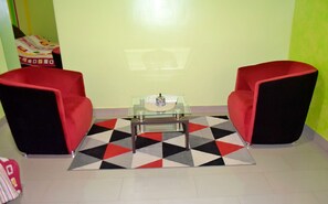 Suite – comfort, 1 kingsize-seng, ikke-røyk | 1 soverom, sengetøy av topp kvalitet, minibar og skrivebord