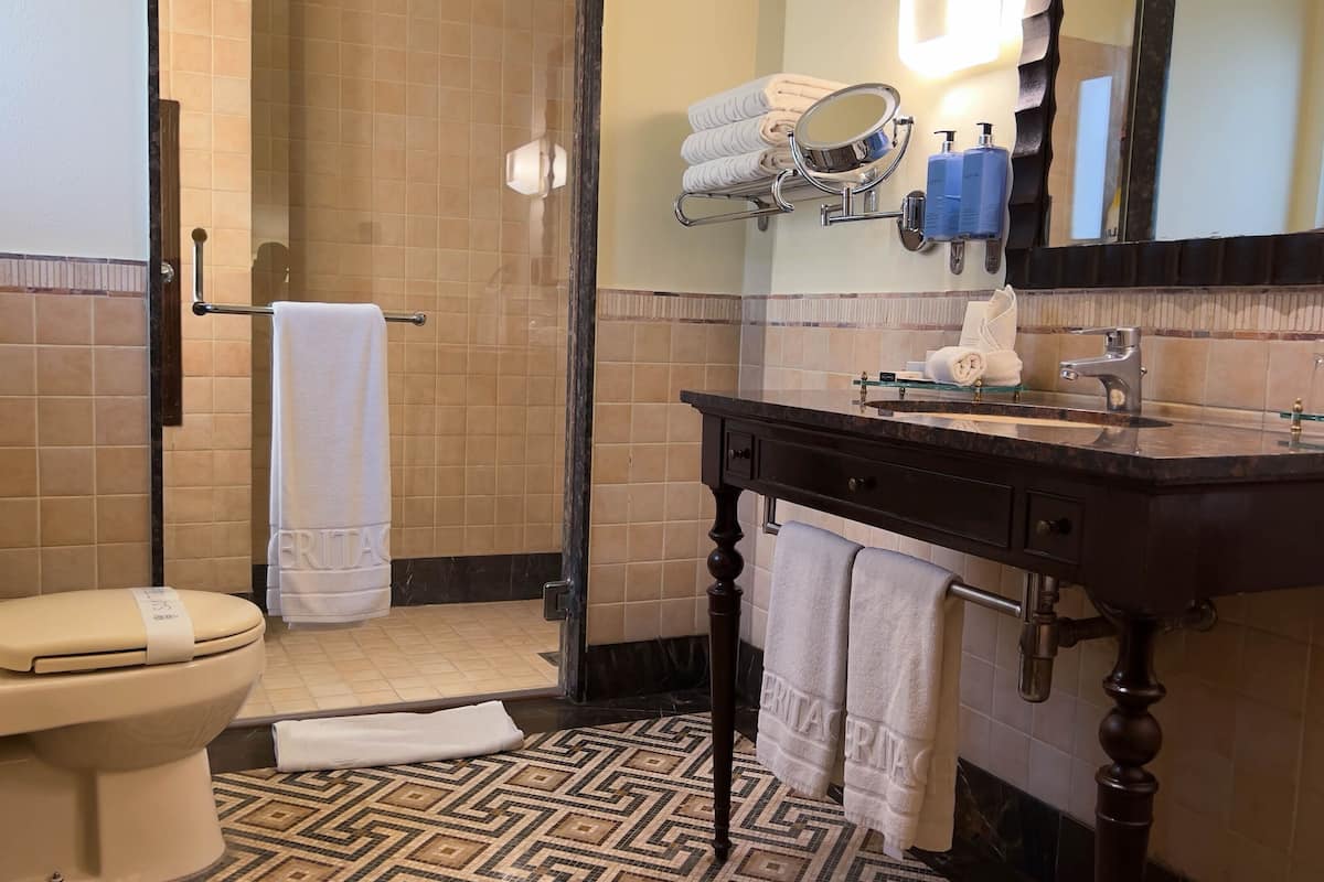 junior suite, 2 bedrooms | bathroom | shower, hair dryer, bathrobes, slippers