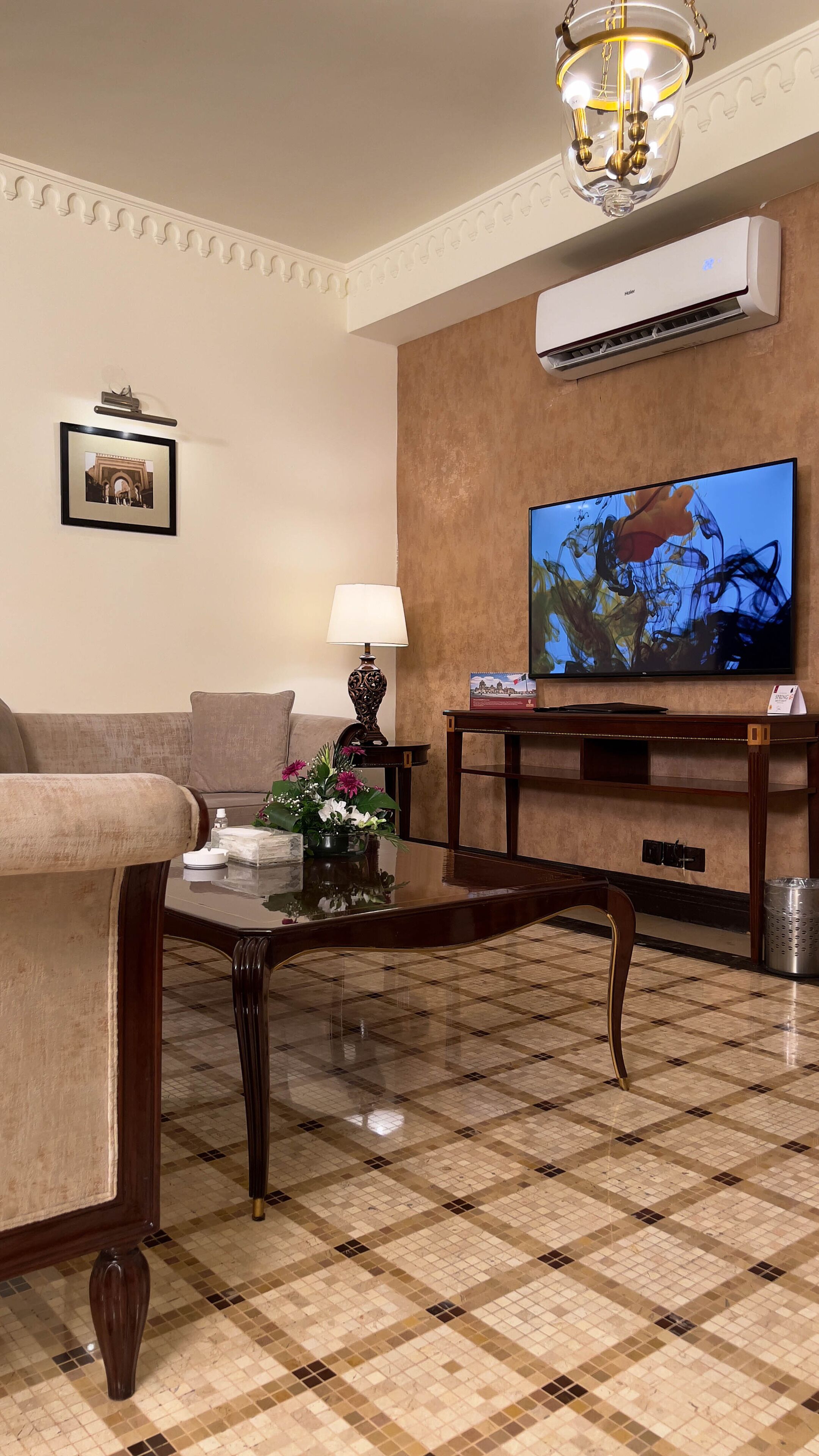 King Suite | Living area | Smart TV