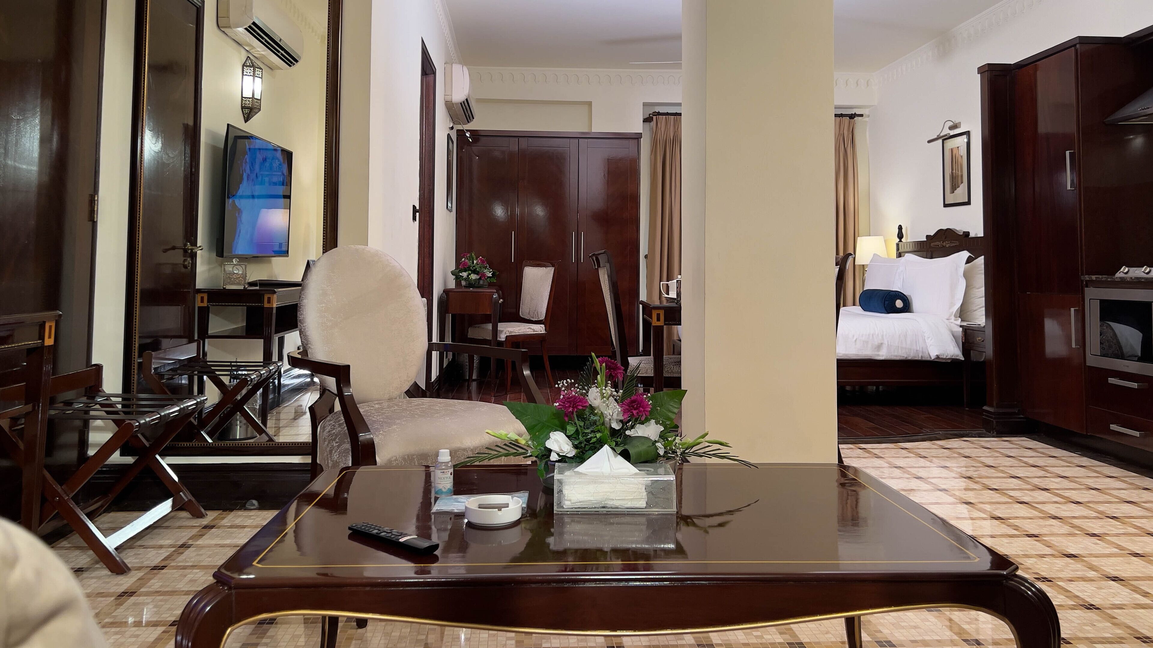 business studio suite, 1 bedroom | premium bedding, minibar, in-room safe, desk