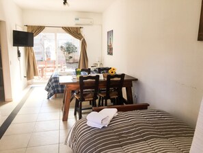 Exclusive-Apartment, 1 Doppelbett und Schlafsofa, Terrasse | Balkon