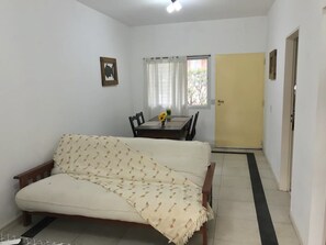 Exclusive-Apartment, 1 Doppelbett und Schlafsofa, Terrasse | Wohnbereich