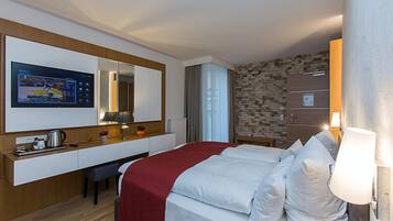 Deluxe Double Room | In-room safe, soundproofing, cribs/infant beds, free WiFi