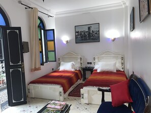 스탠다드 트윈룸 | 1 개의 침실, 다리미/다리미판, 무료 WiFi, 침대 시트