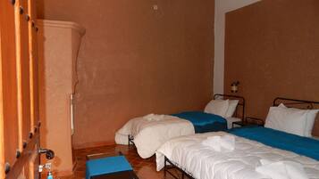 Triple Room | 1 bedroom, desk, iron/ironing board, free WiFi