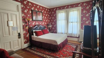 Decoración personalizada, muebles diferentes y ropa de cama