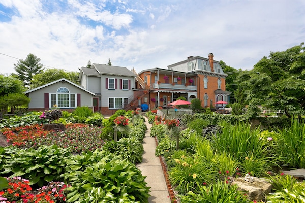 Shared fridge, microwave