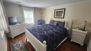 Premium Room, 1 Queen Bed, Non Smoking, Ground Floor (Room 13)