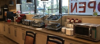 Ramada by Wyndham Bronx Terminal