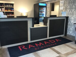 Reception - Ramada by Wyndham Bronx Terminal (Bronx)