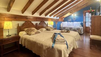 Habitación familiar | 14 dormitorios, sábanas de algodón egipcio, ropa de cama de alta calidad