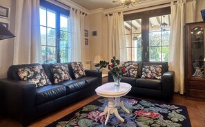 Televisión de pantalla plana de 32 pulgadas con canales digitales