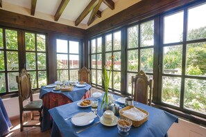 Restaurant - Posada Río Cubas (Ribamontan al Monte)