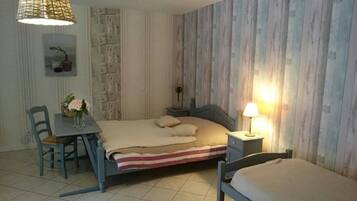 Chambre Quadruple (Myosotis) | Décoration personnalisée, ameublement personnalisé, rideaux occultants