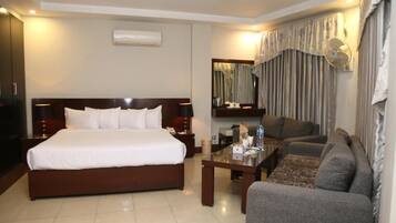 Kamar Double Deluks | Minibar dan kedap suara