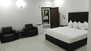 Minibar, desk - Hotel Best One (Multan)