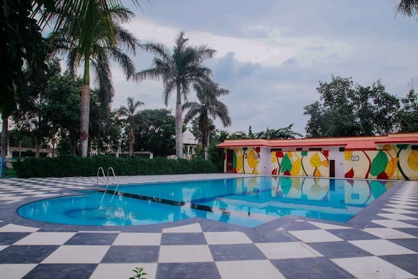 Piscine extérieure