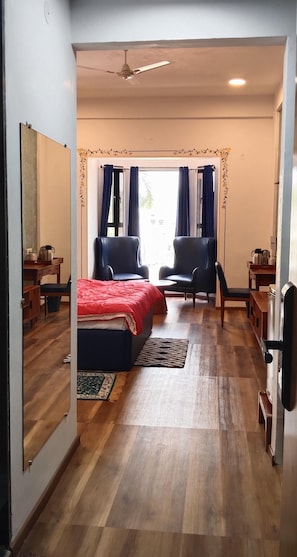 Egyptian cotton sheets, premium bedding, memory-foam beds, free WiFi