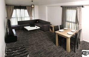 Apartamento Deluxe, fumadores | Servicio de la habitación