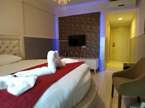 Deluxe Studio, 1 Bedroom, Smoking - Gold Suite (Istanbul)