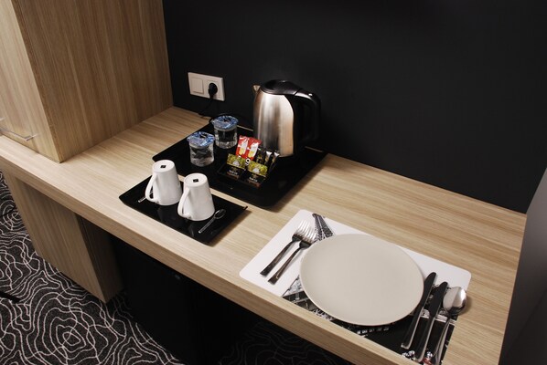 Deluxe Studio, 1 Bedroom, Smoking | In-room dining - Gold Suite (Istanbul)