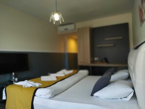 Deluxe Studio, 1 Bedroom, Smoking | Minibar, individually decorated, individually furnished, desk - Gold Suite (Istanbul)