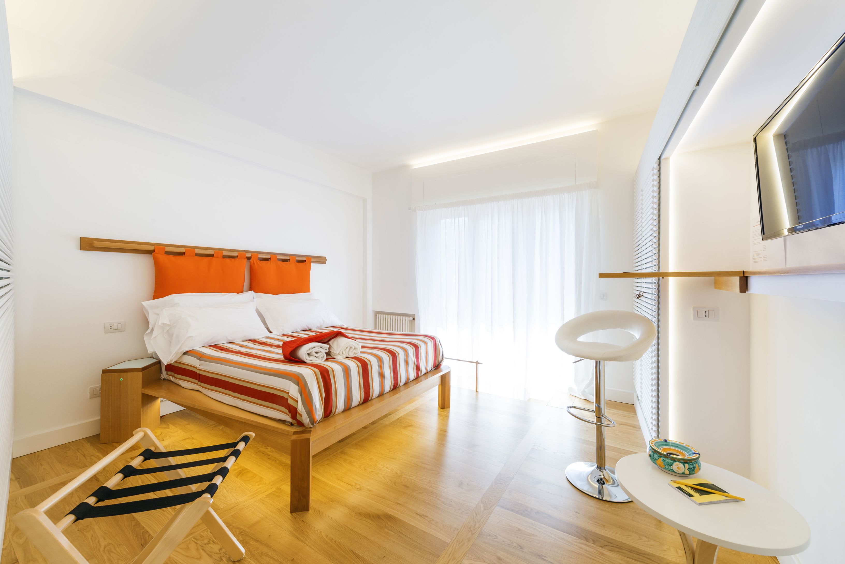 deluxe double room, non smoking | 1 bedroom, egyptian cotton sheets, premium bedding, pillow-top beds