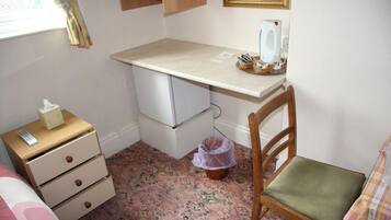 Coffee/tea maker, electric kettle