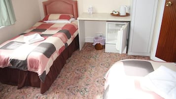 Iron/ironing board, free WiFi, bed sheets