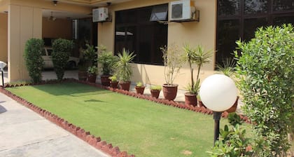 Step Inn Guest House