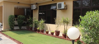 Step Inn Guest House