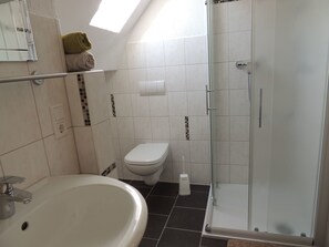 Shower kamar mandi