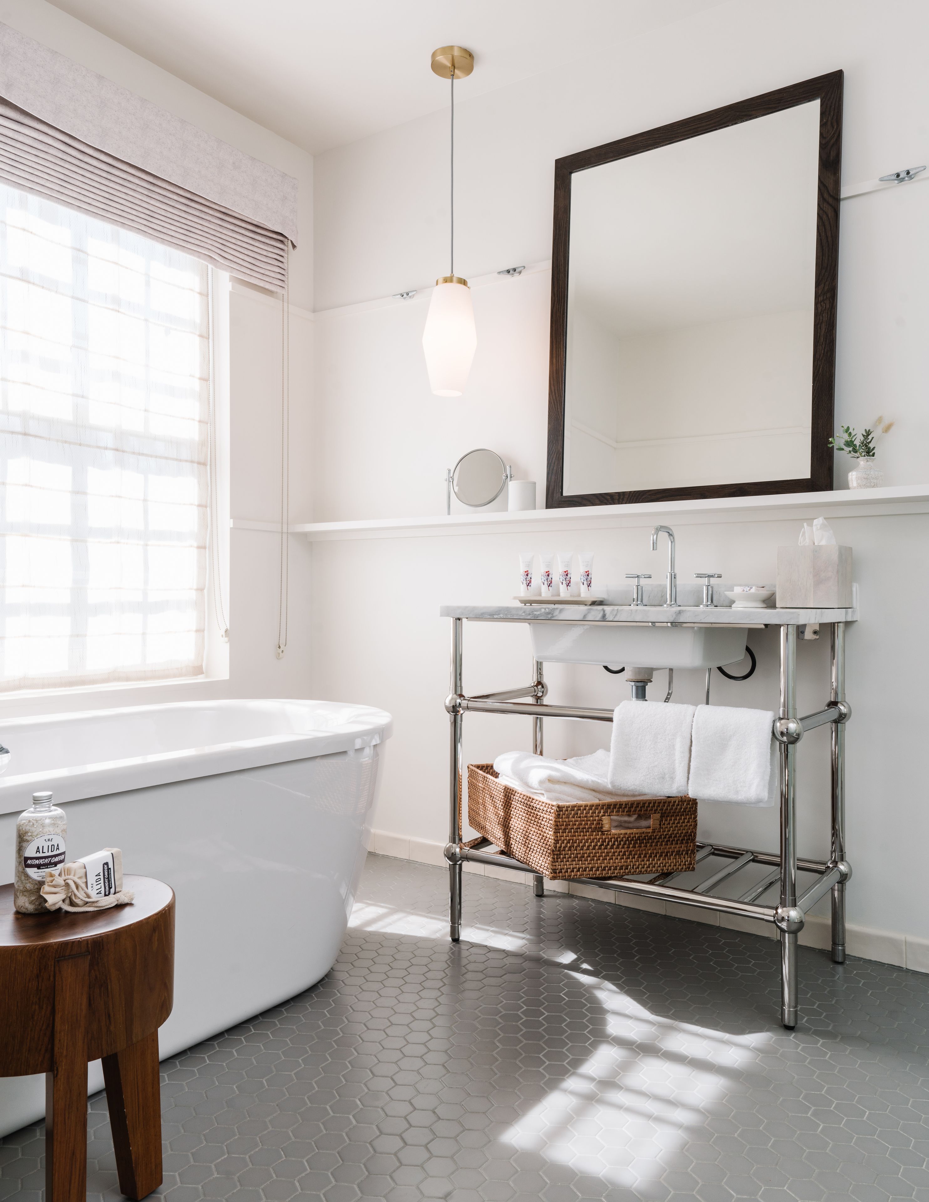 design suite, 1 king bed with sofa bed | bathroom | combined shower/bathtub, designer toiletries, hair dryer, bathrobes