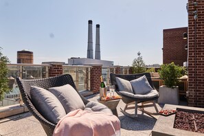 Penthouse, 1 King Bed with Sofa bed | Pillow-top beds, minibar, in-room safe, desk - The Alida, Savannah, a Tribute Portfolio Hotel (Savannah)