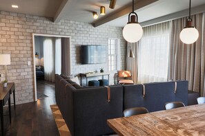 Penthouse, 1 King Bed with Sofa bed | Pillow-top beds, minibar, in-room safe, desk