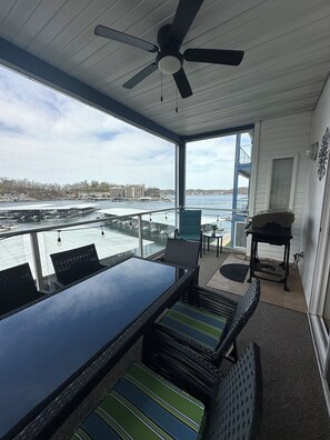 Outdoor dining - Modern Lakefront Condo at Monarch Cove  - Horseshoe Bend (Lake Ozark)