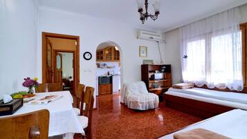 1 makuuhuone, ilmainen Wi-Fi, vuodevaatteet