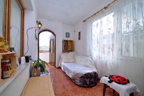 1 makuuhuone, ilmainen Wi-Fi, vuodevaatteet