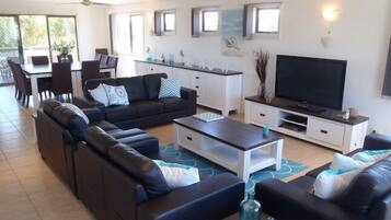 Smart TV, DVD player